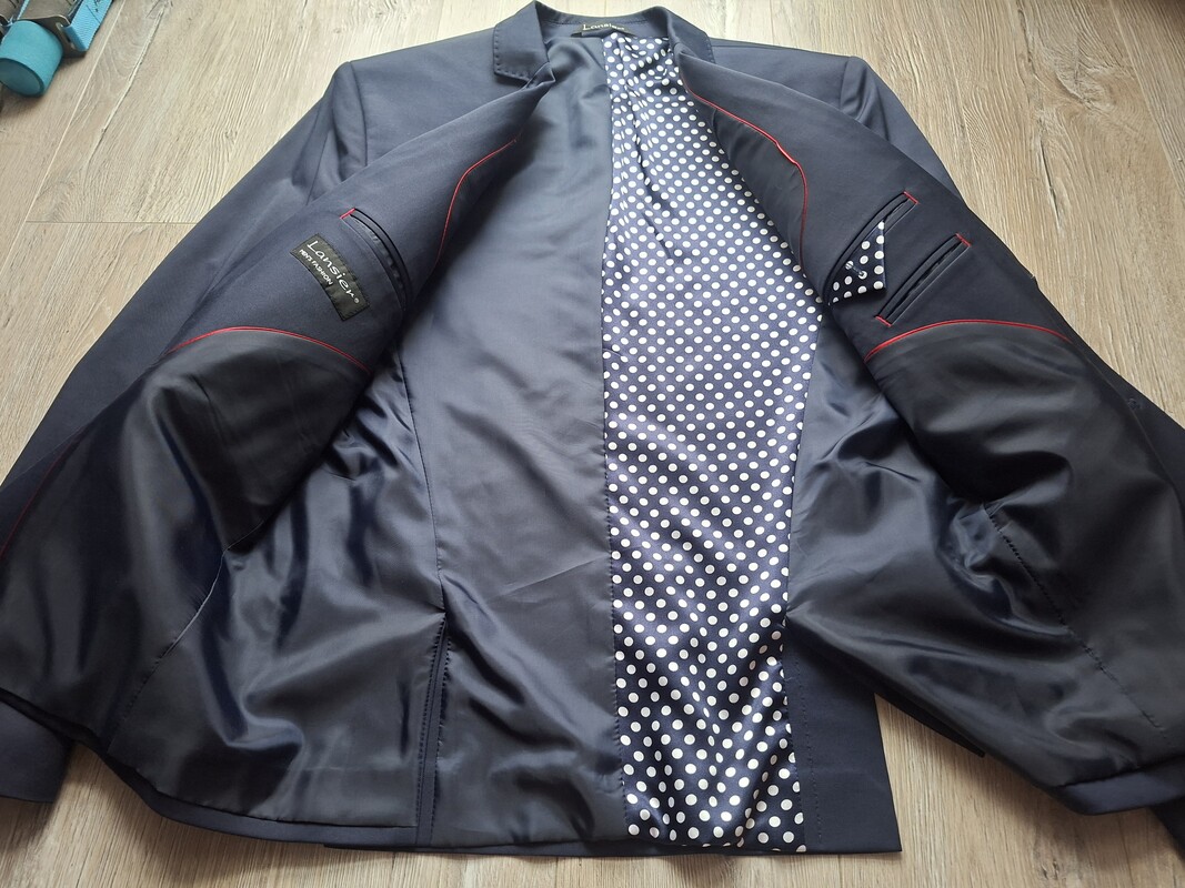 Elbląg Marynarka rozm 46/176/82 pasuje na 170 cm
Sprzedam ubraną 2 razy marynarkę. Syn szybko wyrósł. Piękny, ciemny