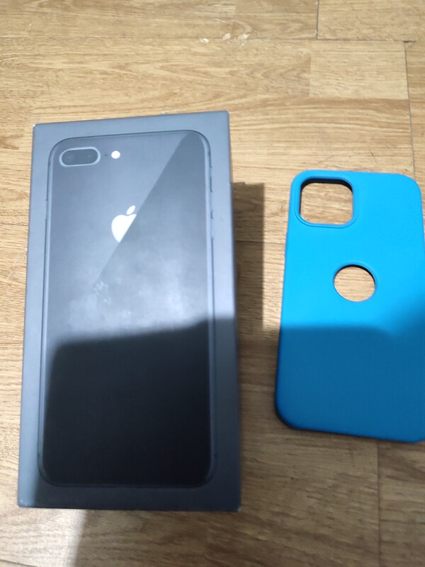 Elbląg Sprzedam iPhona 12 pro max 64 GB. Kondycja baterii to 85 procent. Telefon od nowości noszony w etui nigdy nie