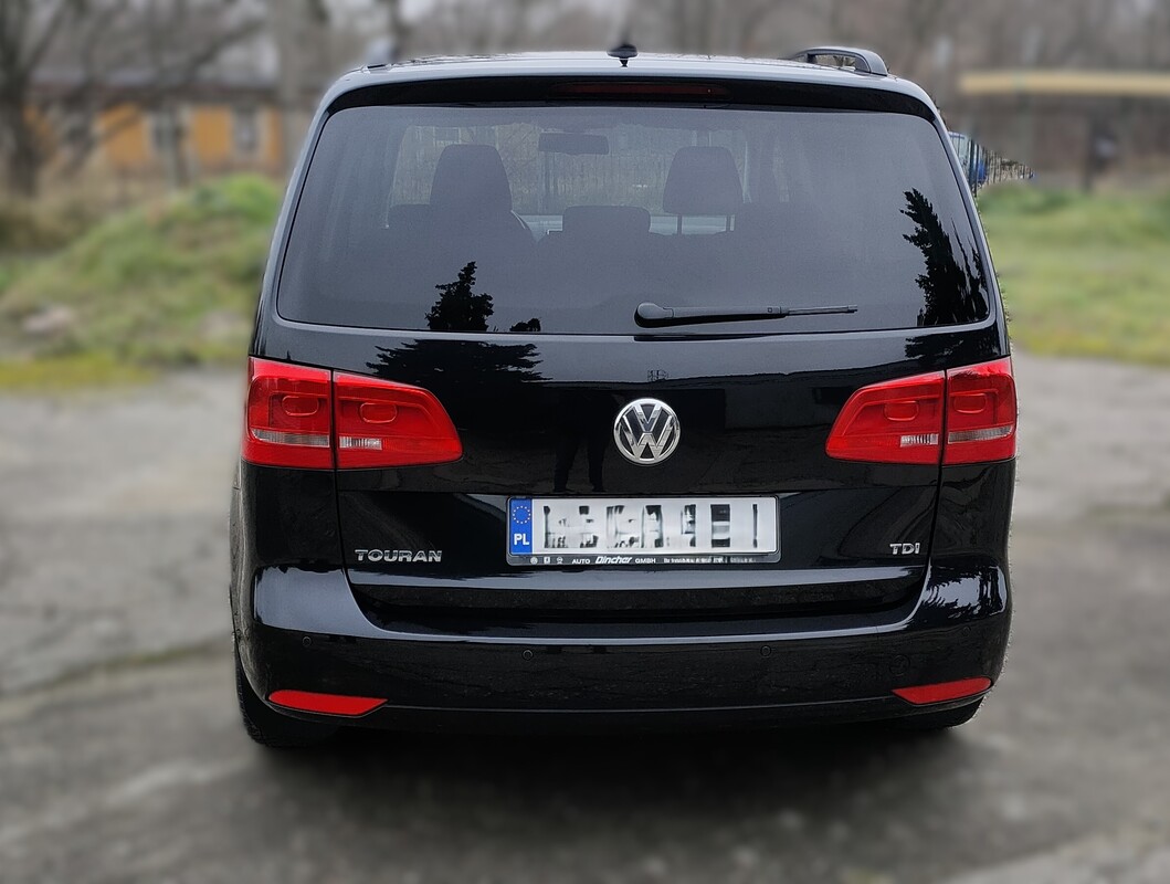Elbląg Volkswagen Touran 1.6TDI 105km 2011r. - minivan 5-osobowy, bardzo funkcjonalny i wygodny.