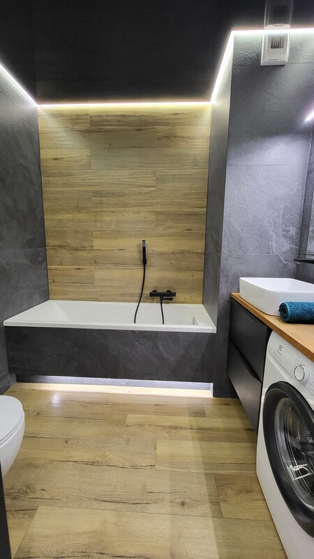 Elbląg KWADRAT NIERUCHOMOŚCI2 pokoje, wysoki standard wykończeniaKorona ElblągaVI piętro - windaduży balkon od