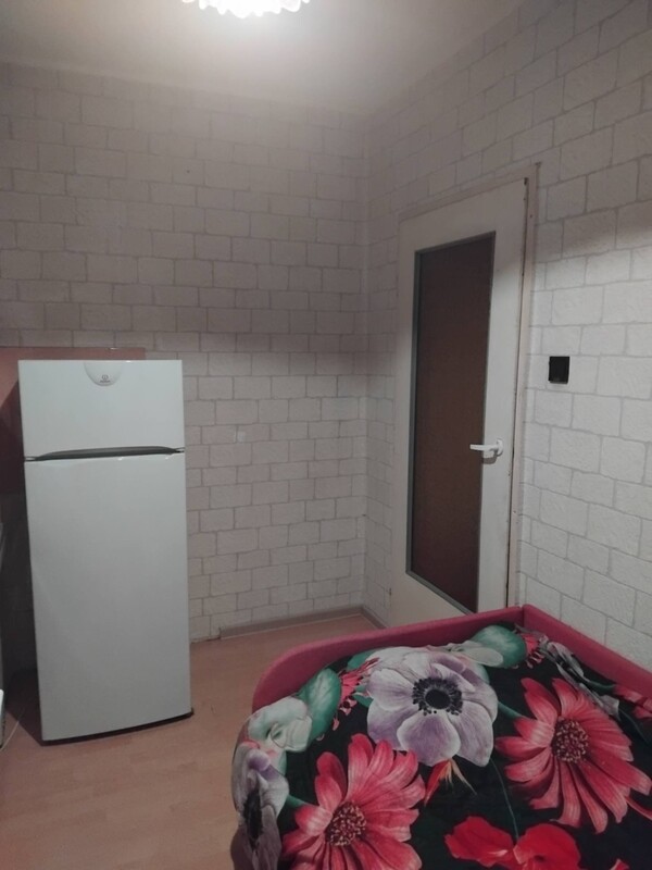 Elbląg Sprzedam Kawalerkę 34m2 z zabudowanym dużym balkonem. Okna PVC. Do lokalu przynależy piwnica