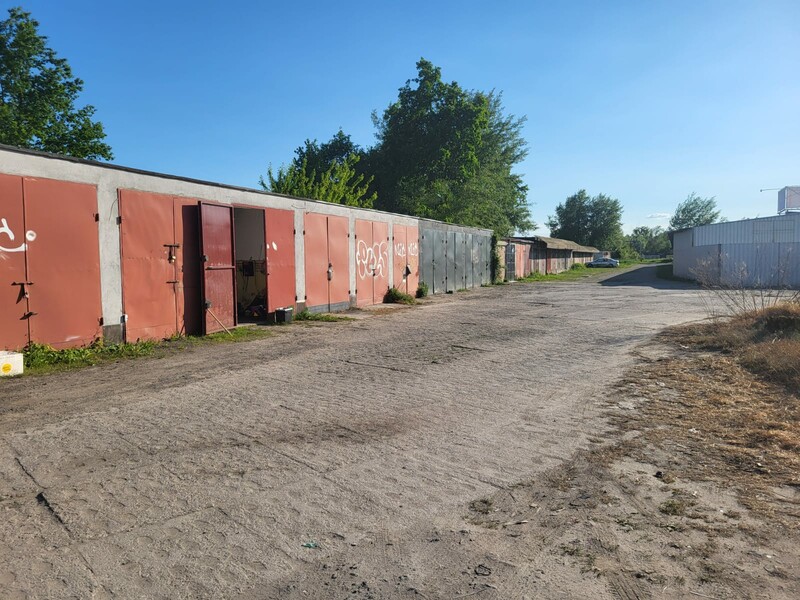 Elbląg AS NIERUCHOMOŚCI POLECAGARAŻ MUROWANYElbląg, ul. Piaskowa* 19 mkw* Podłoga betonowa*