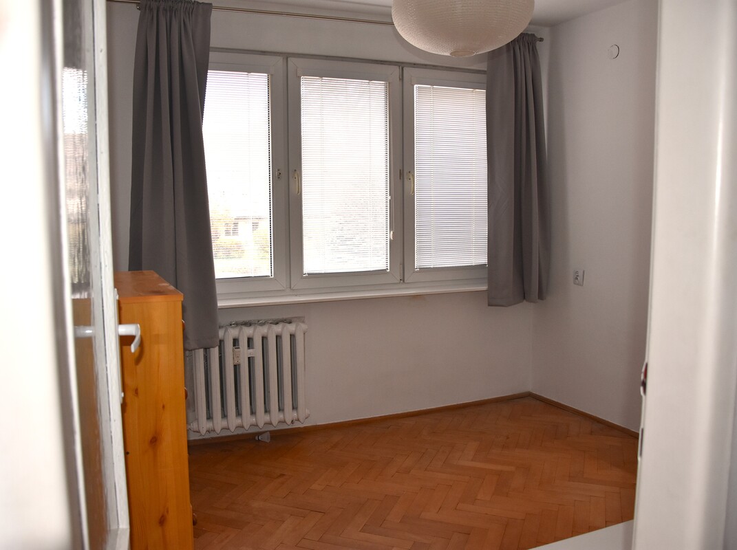 Elbląg ATUT NIERUCHOMOŚCI POLECA:Trzy pokojowe mieszkanie w bloku na wysokim parterze, idealne dla osób starszych,