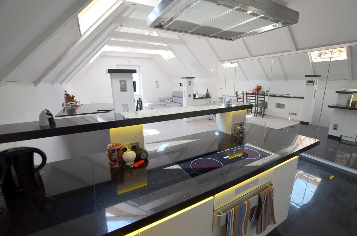 Elbląg 💎 Wynajmę Ekskluzywne Studio-Loft na Starówce (55 m²) + Balkon – Pełne Wyposażenie i