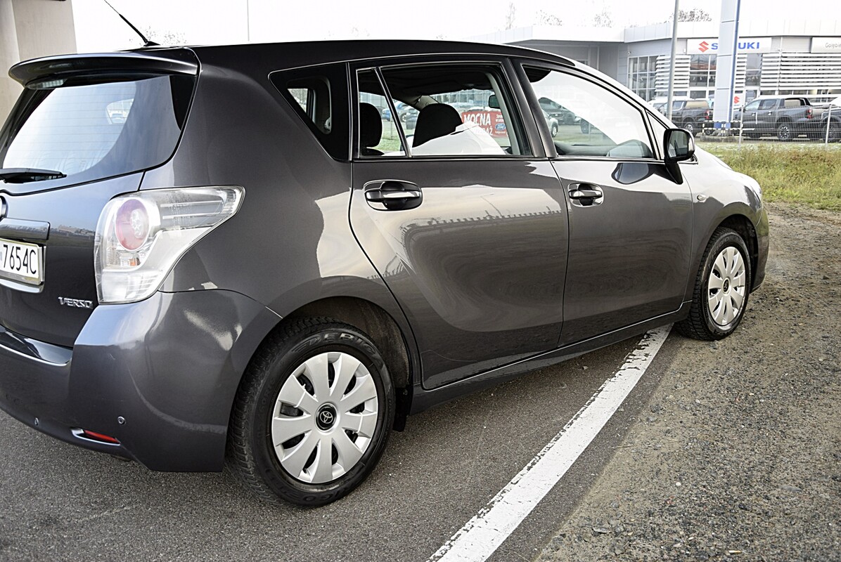 Elbląg Toyota Verso 1.8 benzyna, 2011 rok - 7 osobowa, bardzo ładna. Auto w wersji 7 osobowa, czyste i zadbane bez