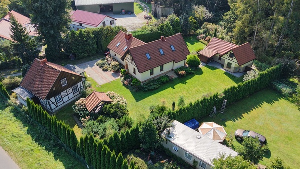 Elbląg WGN- NIERUCHOMOŚCI biuro w Elblągu prezentuje na sprzedaż trzy domy: dom rodzinny, dom letniskowy i dom