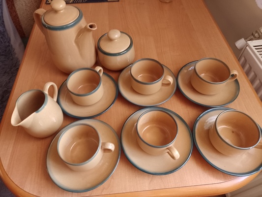 Elbląg Sprzedam zestaw kawowy Chodzież Agata z lat 80 stan bardzo dobry kompletny jedna filiżanka ma mały uszczerbek