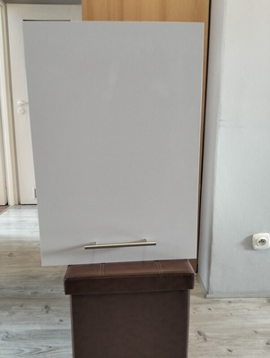 Elbląg Sprzedam szafkę kuchenną - wiszącą - biały mat - wym. - szerokość 50 cm, - wysokość 72 cm, - głębokość 27 cm.
