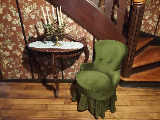 Elbląg SPRZEDAM KRZESŁA, FOTELE STOŁY PUFY KOMODY. SZAFĘ. SOFĘ