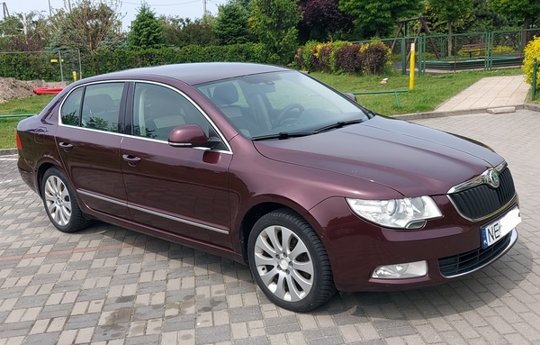 Elbląg Skoda Superb 1.8 TSI Exclusive
Używany 339290 km 1798 cm3 Benzyna+LPG