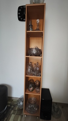 Elbląg Do sprzedania regał-słupek firmy Black Red White w stanie bardzo dobrym w kolorze olchy miodowej.
system XXI,