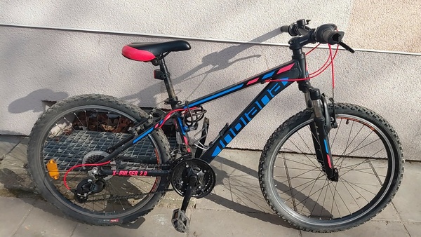 Elbląg Sprzedam rower młodzieżowy, koła 24 cale. Do doczyszczenia po zimie. Cena do rozsądnej negocjacji