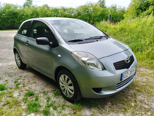 Elbląg Toyota Yaris 2006 1.0 Dwa komplety opon, nowe opłaty
