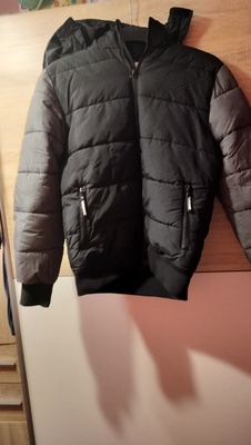 Elbląg Sprzedam kurtkę zimową chłopięcą rozmiar 152.Zakupiona w sklepie 
H&M. Nowoczesny design. Stan bardzo