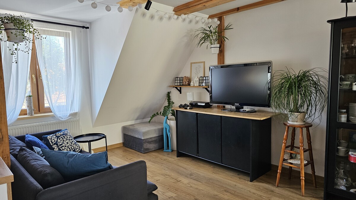 Elbląg 🌇 Sprzedam mieszkanie dwupoziomowe 4 pokojowe: 3 sypialnie plus salon z aneksem kuchennym mieszczące