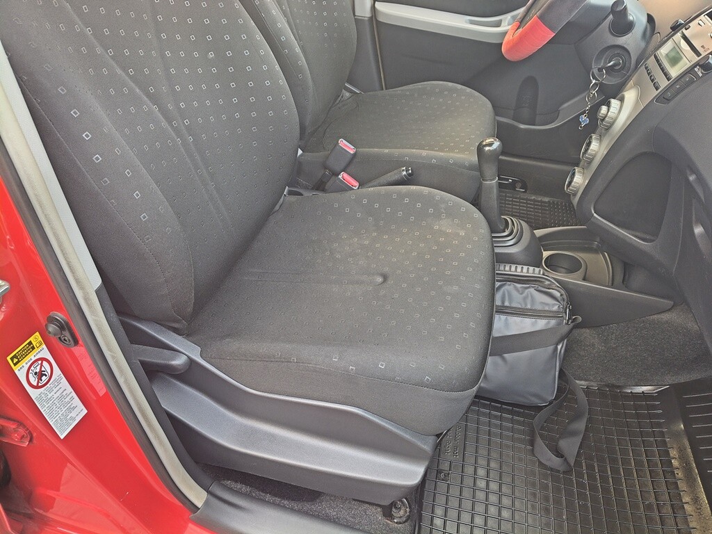 Elbląg TOYOTA YARISSilnik : 1.0 69KMZarejestrowana i opłacona