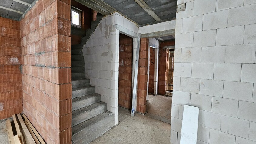 Elbląg BIURO NIERUCHOMOŚCISZULC& SZULCPowierzchnia działki: 700 m2Dom na sprzedaż w stanie surowym zamkniętym w