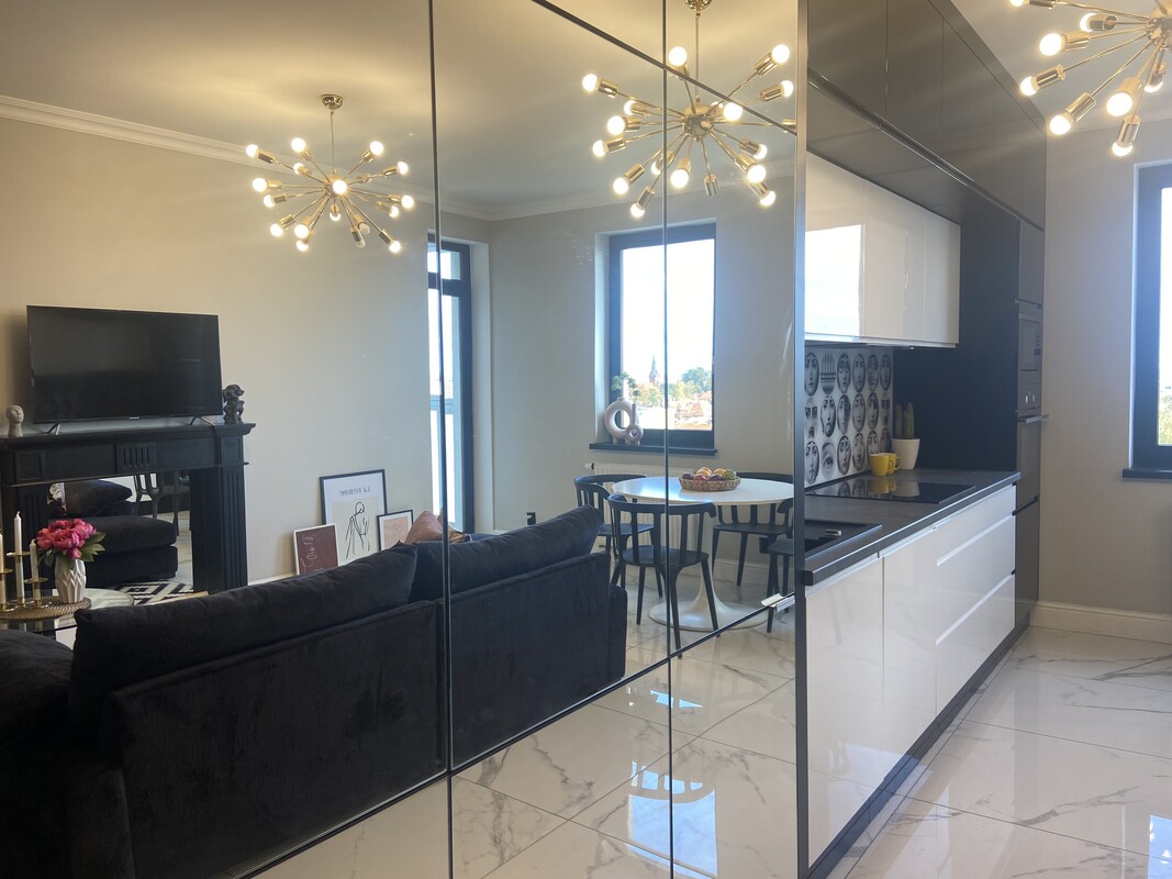 Elbląg Mieszkanie 2 pokojowe w Kamienicy Marszałka 50m2525000złLokalizacja: ul. Płk Dąbka, Kamienica Marszałka,