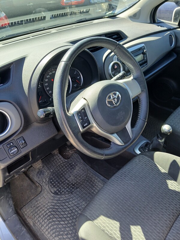 Elbląg Toyota Yaris 998,00 cm³ 69 KM 2013r. 🚗 Bezwypadkowy samochód!
