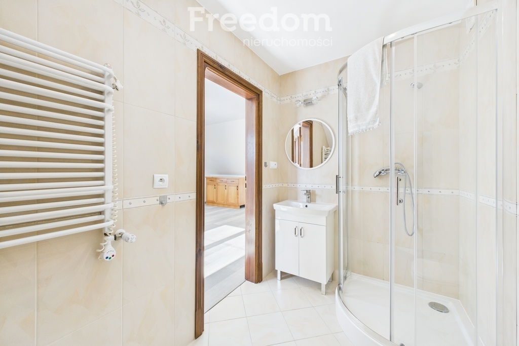 Elbląg FREEDOM NIERUCHOMOŚCISprzedam dom - Elbląg, Skierniewicka. Marzysz o życiu w spokojnej okolicy, ale z