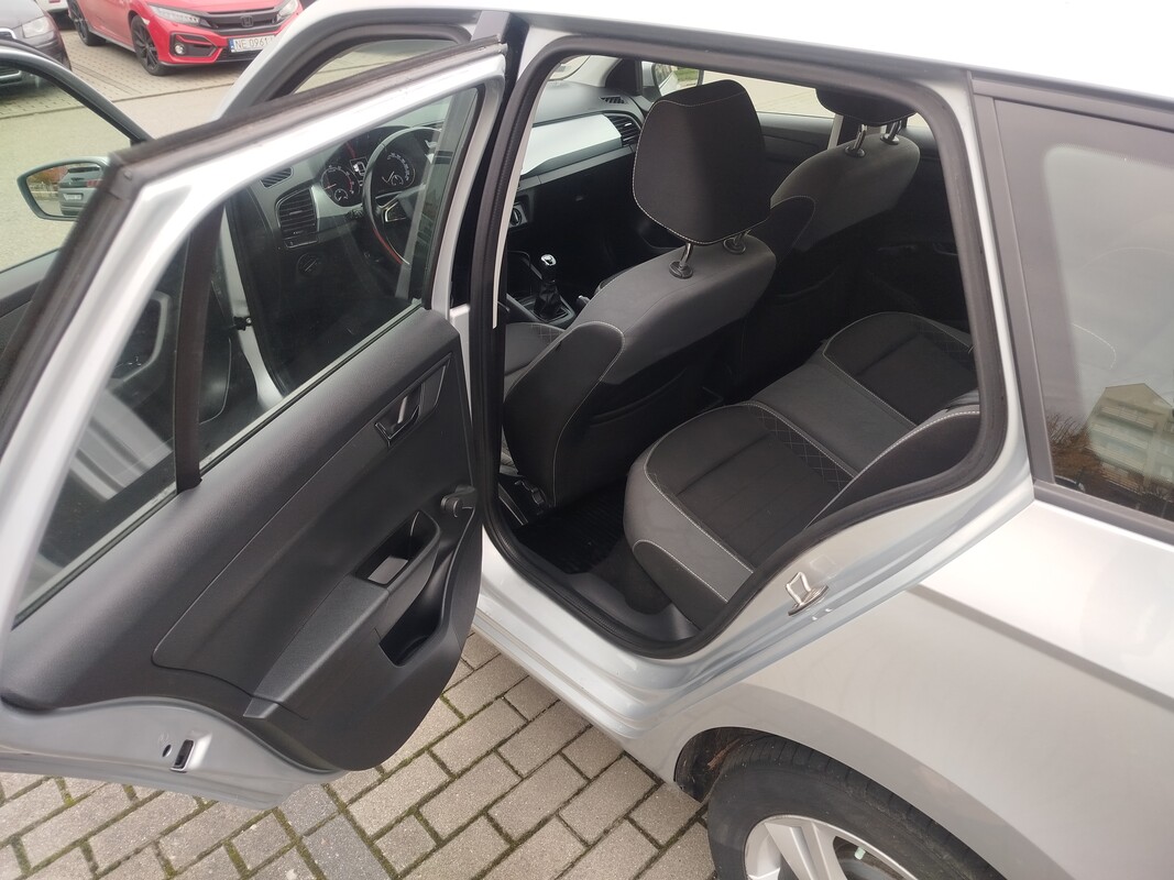 Elbląg Witam
Posiadam na sprzedaż bardzo ładną Skodę Fabię III Ambition, bezwypadkową w oryginalnym lakierze. Auto w