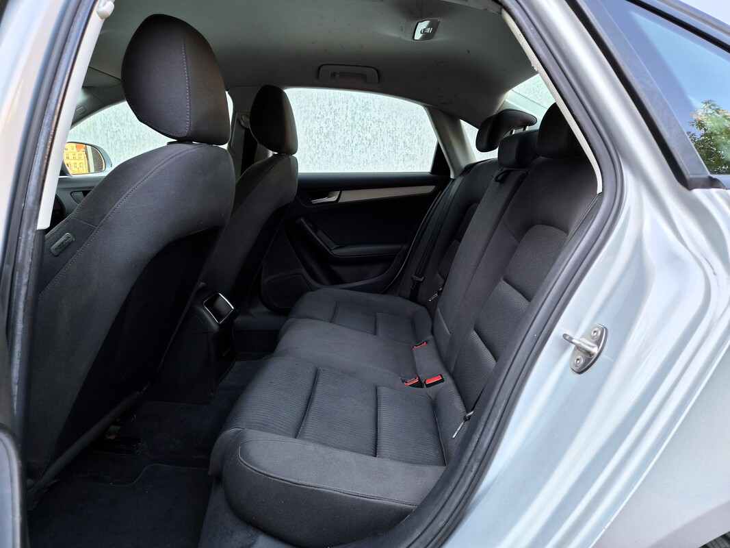 Elbląg 🚗 Audi A4 B8 S-LINE 1,8 Benzyna 120 KM, 2009 rok — Manual, Klimatyzacja, ALU, Tempomat, Nowe OC i