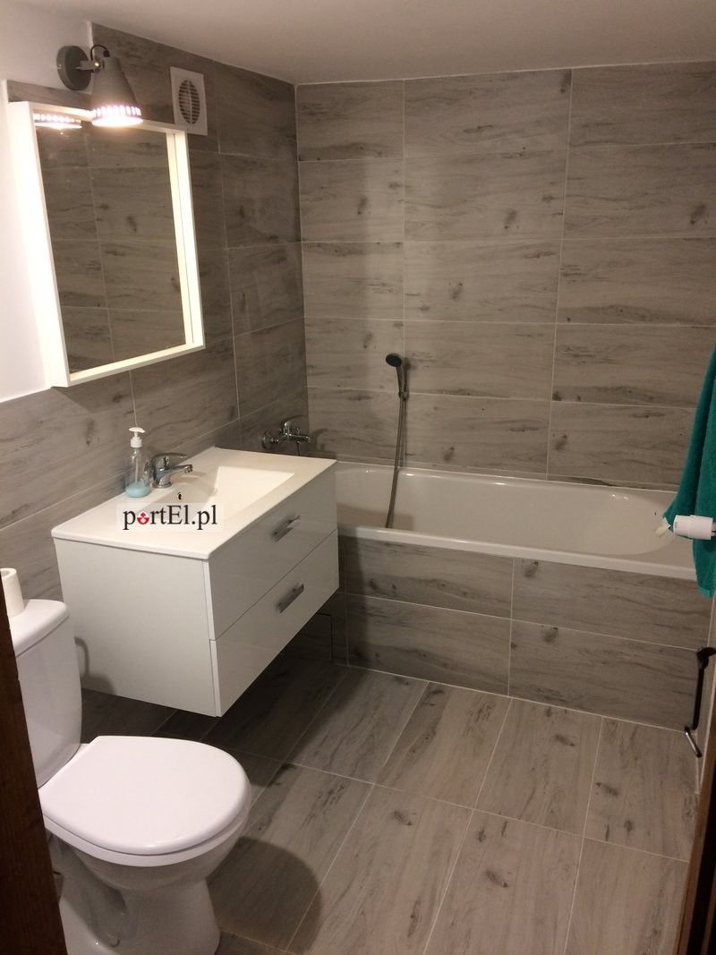 Elbląg Wynajmę umeblowany pokój z balkonem osobie niepalącej w domu jednorodzinnym, do dyspozycji kuchnia, dwie