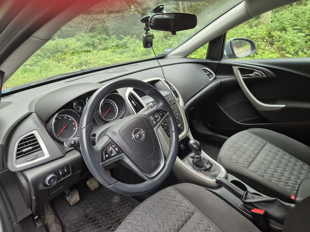 Elbląg Opel Astra J 1,6 benzyna, 2013,pierwszy właściciel, serwisowany, tempomat, czujniki parkowania, bezwypadkowy.