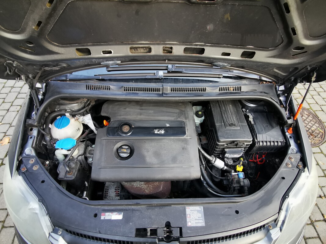 Elbląg Golf Plus z silnikiem 1.4 w gazie.
Auto wygodne i ekonomiczne. Uzywane na co dzień, jeździ bez problemów.