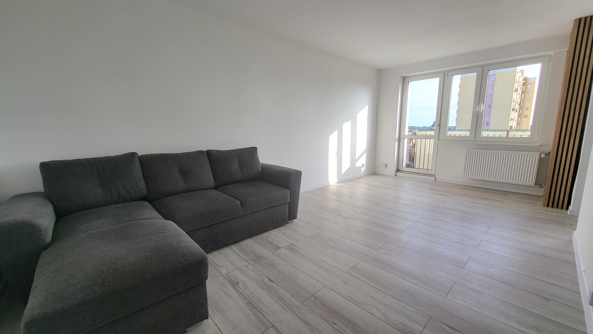 Elbląg KWADRAT NIERUCHOMOŚCI1 pokój, 33 m2V piętrowindabalkonpo generalnym remonciemedia z miasta