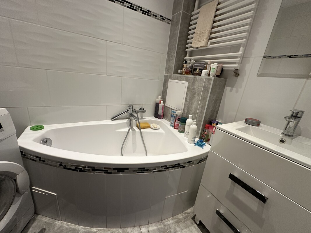 Elbląg BIURO NIERUCHOMOŚCISZULC& SZULCSprzedam mieszkanie w Elblągu ul. Królewiecka, mieszkanie o pow.65,8m2 na 2