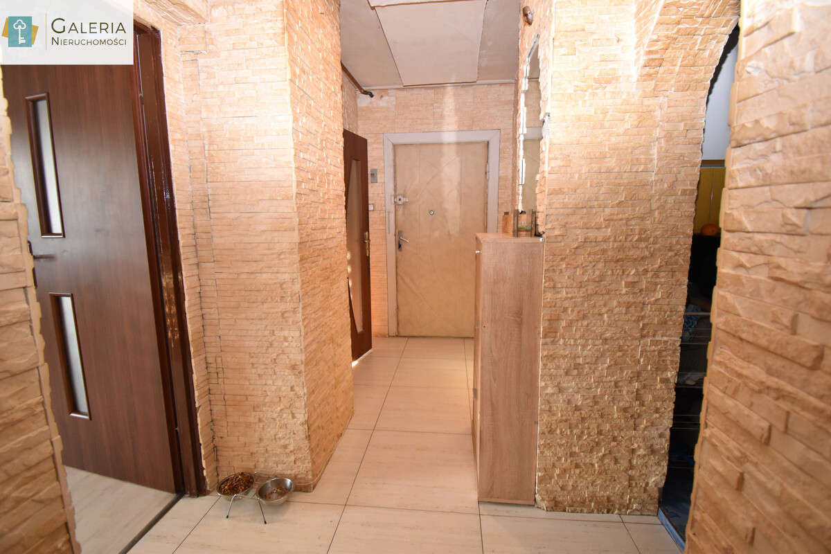 Elbląg GALERIA NIERUCHOMOŚCIZ pasji i miłości do nieruchomościNa sprzedaż: Trzy pokojowe mieszkanie na parterze z