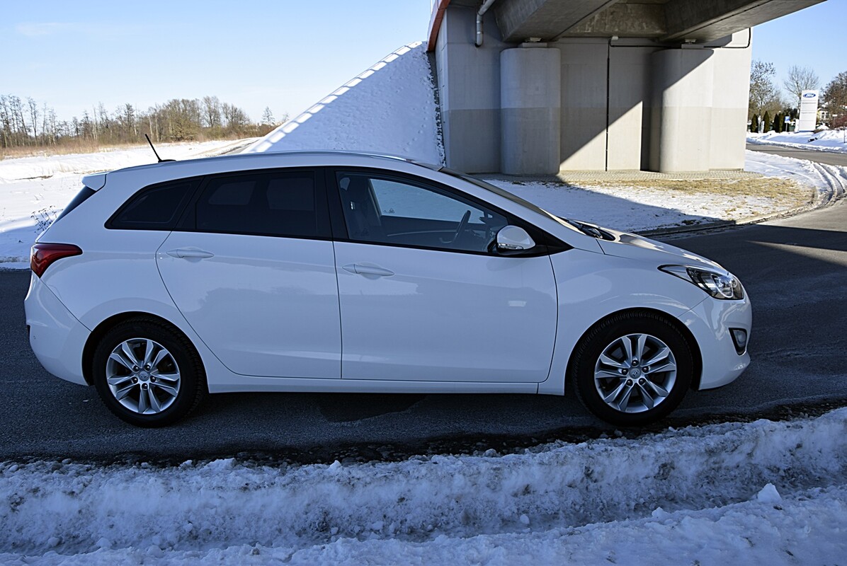 Elbląg Hyundai i30 kombi, 1.6 benzyna, 2014 rok, z oryginalnym przebiegiem Auto gotowe do jazdy bez wkładu