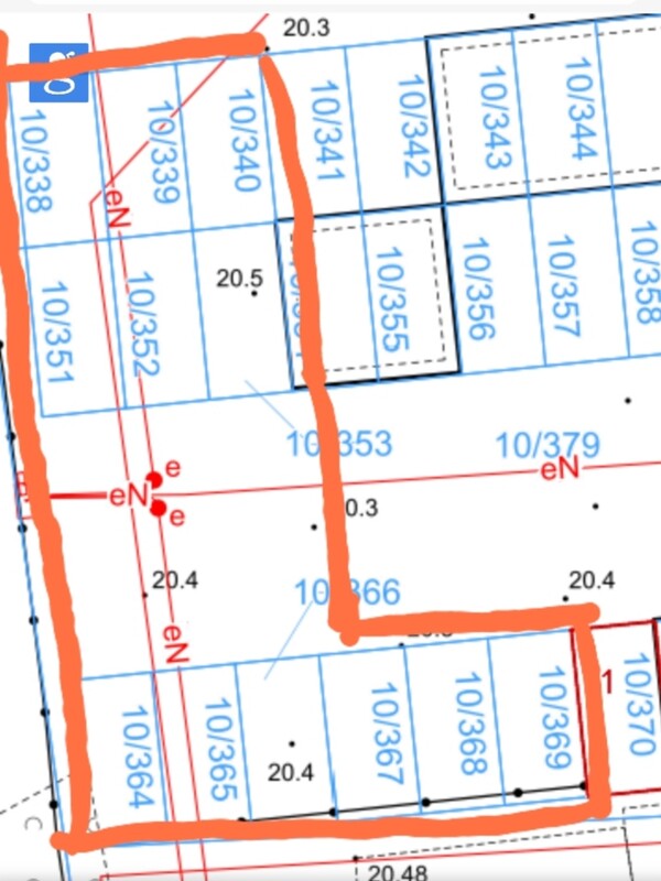 Elbląg Działki w Elblągu.
Na sprzedaż 12 działek po 18m².
Możliwość wykonania 12 garaży lub 2 hal po 108m².