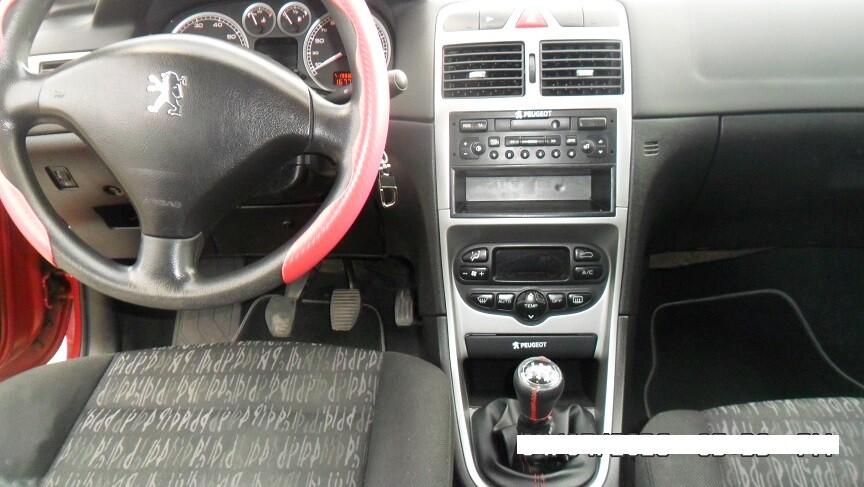 Elbląg Peugeot 307Pojemność 1,4 benzynaModel 2004Klimatyzacja WspomaganieElektryczne szyby