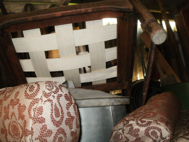 Elbląg 2 fotele PRL Zenona Bączyka / nie Chierowskiego / po 110 zł do renowacji. Wymieniono pasy na nowe. Konstrukcja