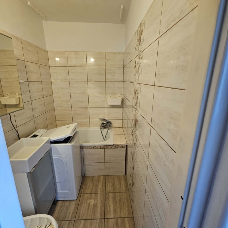 Elbląg DOM NIERUCHOMOŚCIOFERUJEMY NA SPRZEDAŻMIESZKANIE 2 POKOJOWEPow. 28,2 m2Blisko Park