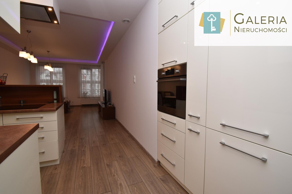 Elbląg GALERIA NIERUCHOMOŚCIZ pasji i miłości do nieruchomościNa sprzedaż: Mieszkanie na starówce z dwoma