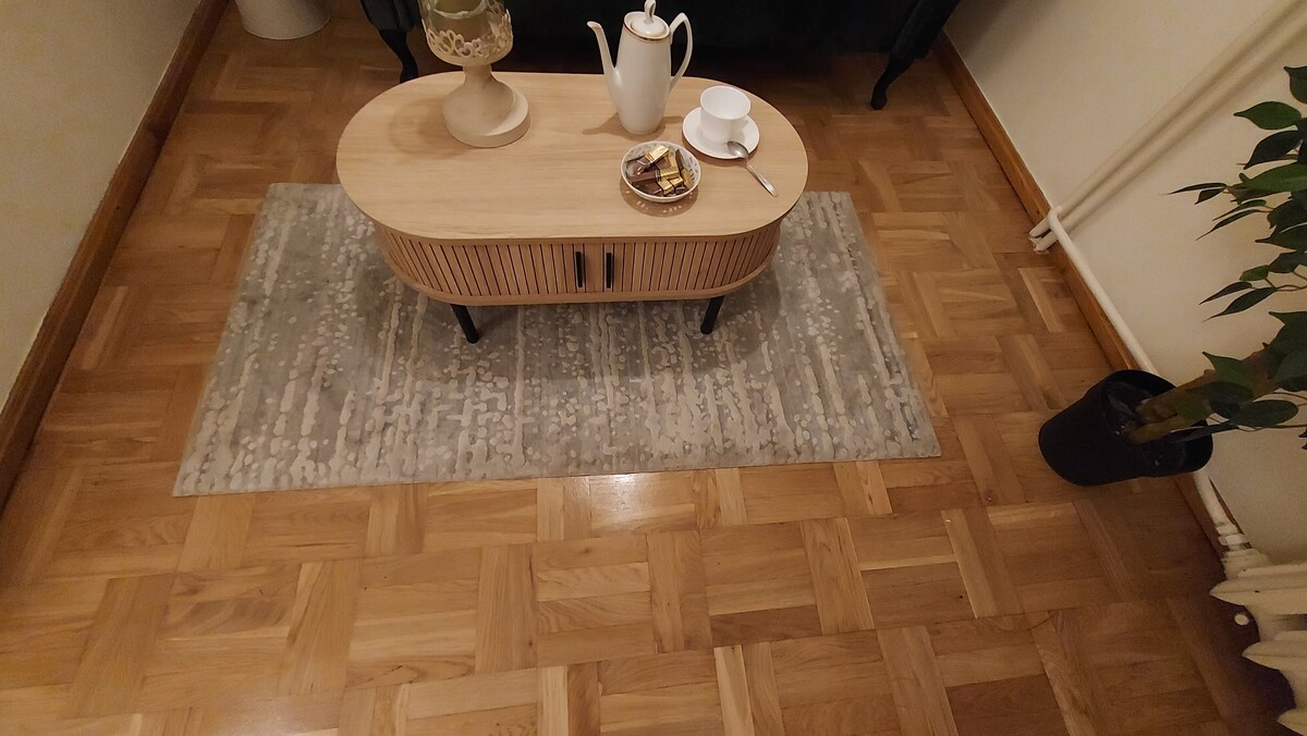 Elbląg Kwietnik retro
Krzesla
Szafka retro oszklona
Fotel unikalny
Lustro z OKIENNICAMI
Stolik
Komoda