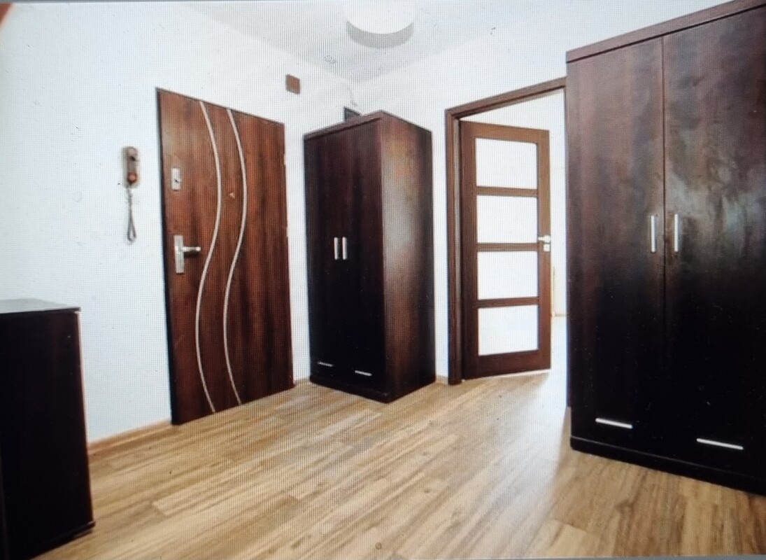 Elbląg Mieszkanie do wynajęcia od zaraz Nad Jarem 48 m2 2 pokoje kuchnia łazienka. Koszt to 1700 zl + 800 czynsz.
