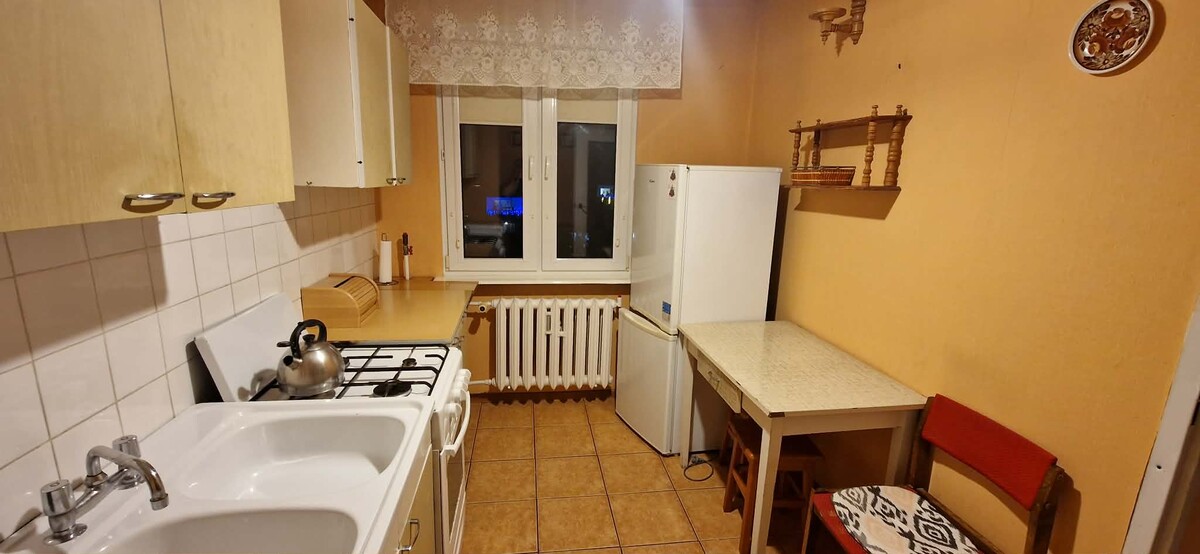 Elbląg Wynajmę kawalerkę o powierzchni 34m2 na osiedlu Nad Jarem. Mieszkanie posiada odrębny słoneczny