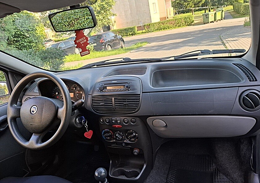 Elbląg FIAT PUNTO FL1.2 BenzynaPrzebieg 126 tyś. kmSerwisowany