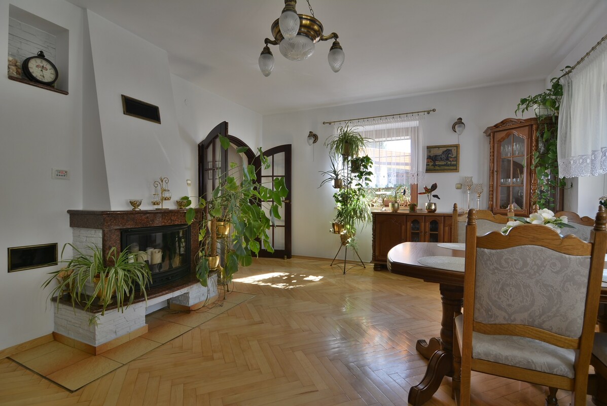 Elbląg WGN- NIERUCHOMOŚCI biuro w Elblągu prezentuje na sprzedaż trzy domy: dom rodzinny, dom letniskowy i dom