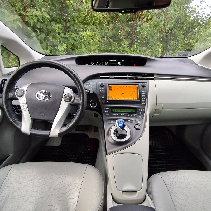 Elbląg Sprzedam Toyota Prius 3 1.8 139KM Hybrid 2009r. Sprowadzona Zarejestrowana Garażowana Czarna Alu17 Skóra Navi