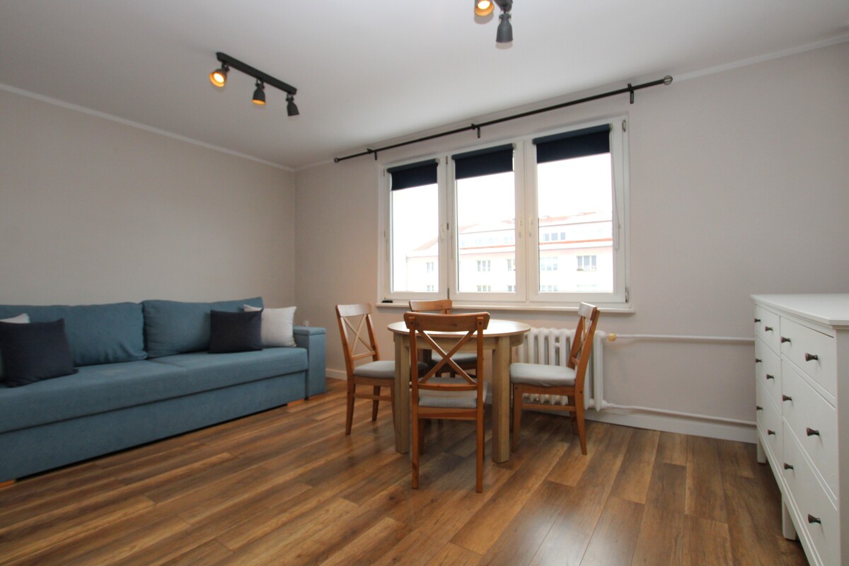 Elbląg NIERUCHOMOŚCI ANNA KRASZEWSKA Dwa pokoje po generalnym remoncie w centrum miasta***umeblowanie w