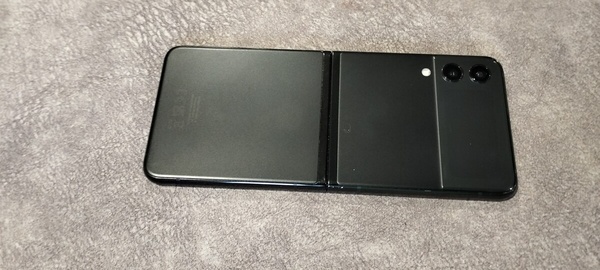 Elbląg SAMSUNG Z FLIP3  8/256 GB czarny, stan idealny, dodatkowe 2 etui,