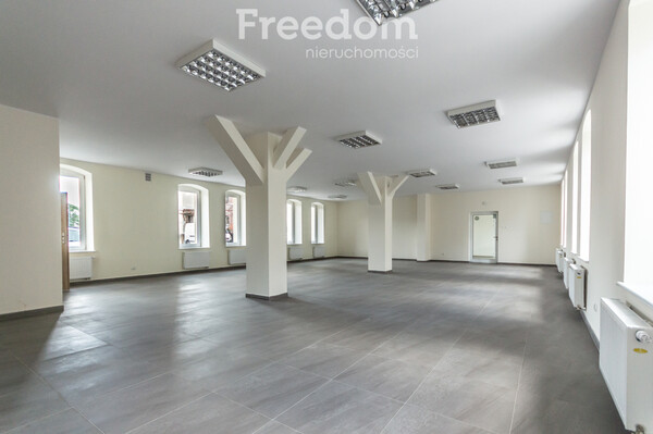 Elbląg FREEDOM NIERUCHOMOŚCIWynajmę lokal użytkowy - Elbląg, Zacisze. Lokal usługowy w centrum Elbląga –