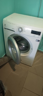 Elbląg Sprzedam pralkę Elektrolux EWS11066SDU stan idealny. .. mało używana. .. Klasa energetyczna AAA+
