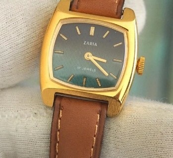 Elbląg ZARJA - Au10 pozłacany* zabytkowy mechaniczny zegarek damski z nakręcanym mechanizmem, wyprodukowany w ZSRR,