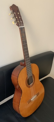 Elbląg Gitara klasyczna Yamaha C40
Gitara w dobrym stanie, brzmi czysto i równomiernie. 
	•	Korpus pełnowymiarowy